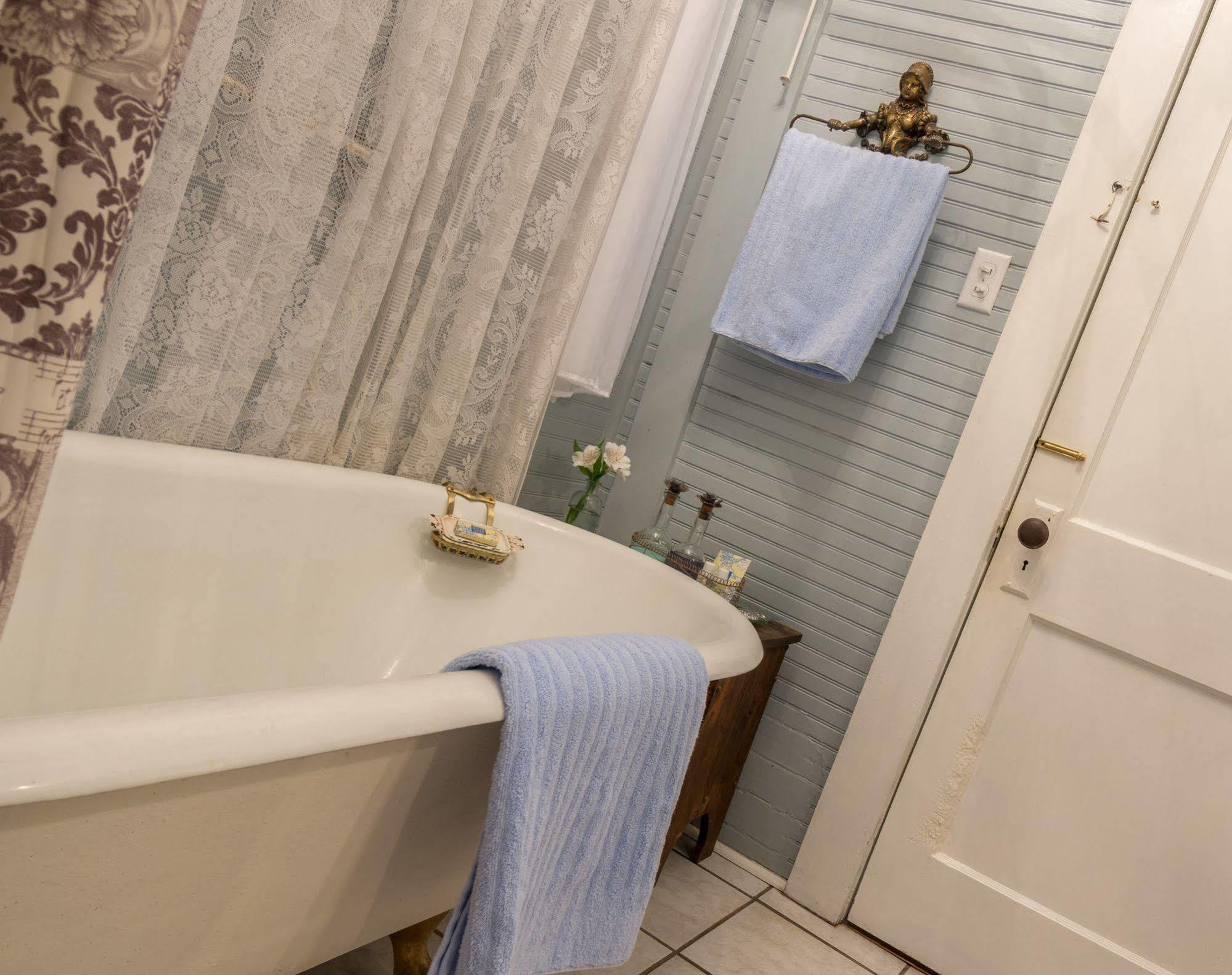 Bisland House Bed And Breakfast Натчез Экстерьер фото